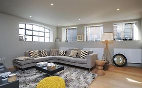Manhattan Style Apartment In Fulham
